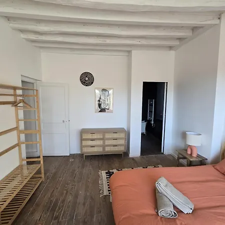 Grande Batisse Fraichement Renovee Semesterbostad *
