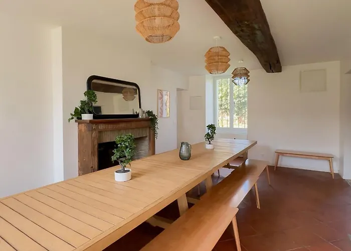 Grande Batisse Fraichement Renovee Holiday home Bussiares