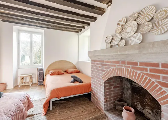 Grande Batisse Fraichement Renovee Holiday home Bussiares